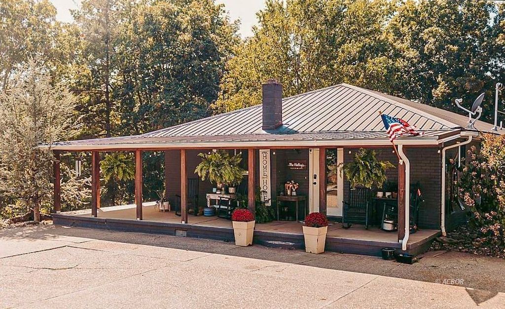 Photo of 370 Mercerville Rd. Rd, Crown City, OH 45623 (MLS # 2434239)