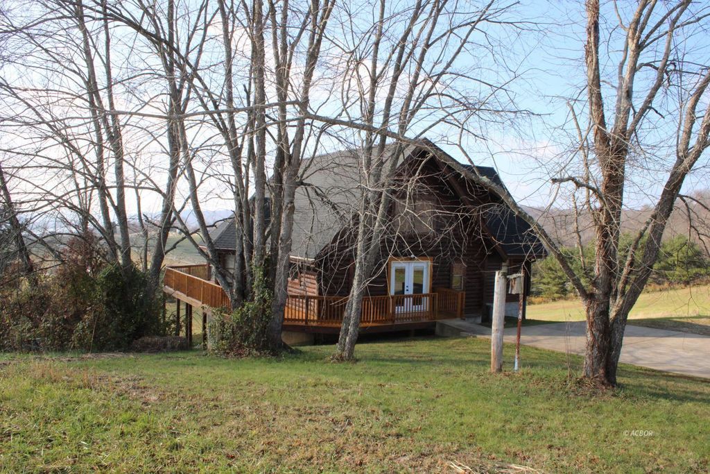 Photo of 170 Fred Smith Rd, New Matamoras, OH 45767 (MLS # 2434449)