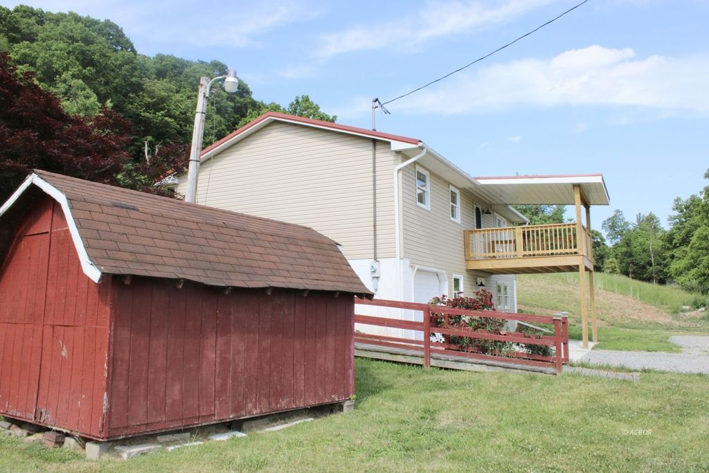 Photo of 3202 State Route 124, Racine, OH 45771 (MLS # 2434985)