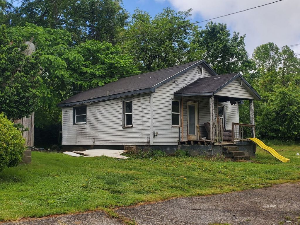 Photo of 313 &amp; 315 Ridgeway St, Ironton, OH 45638 (MLS # 2434939)