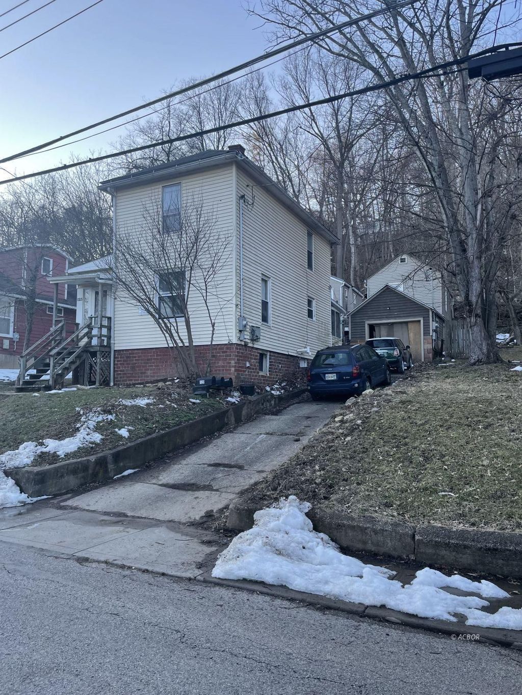 Photo of 123 Grosvenor St #123, Athens, OH 45701 (MLS # 2434623)