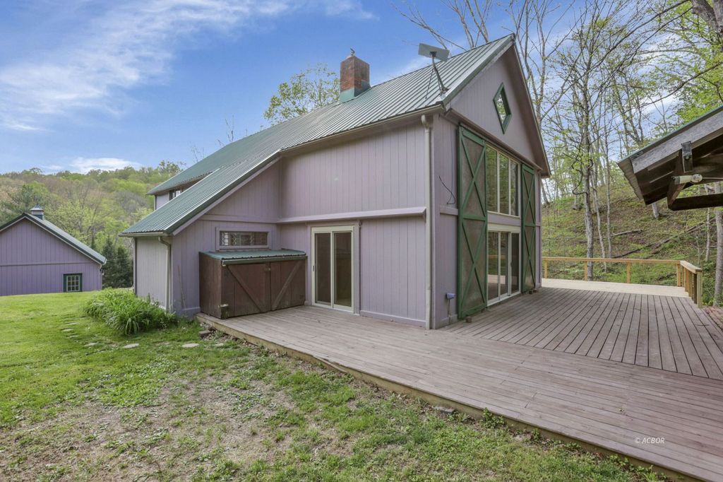 Photo of 16496 South Canaan Rd Rd, Athens, OH 45701 (MLS # 2434803)