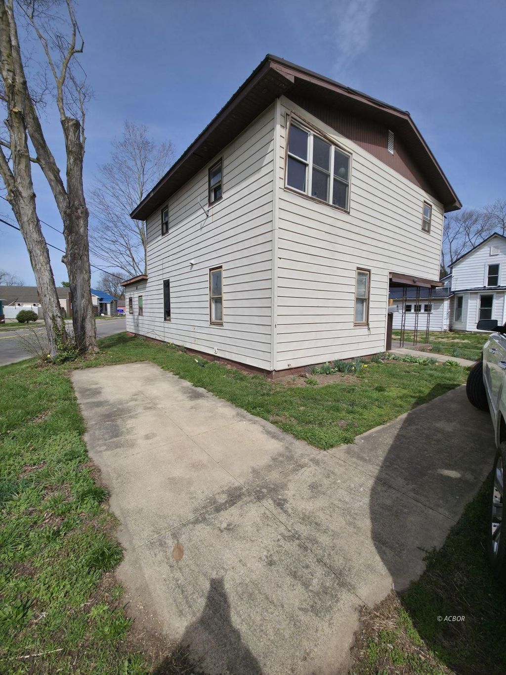 Photo of 304 W 5th St, Waverly, OH 45690 (MLS # 2434606)