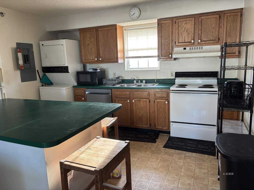 Photo of 15 S Shafer St #1405, Athens, OH 45701 (MLS # 2434819)