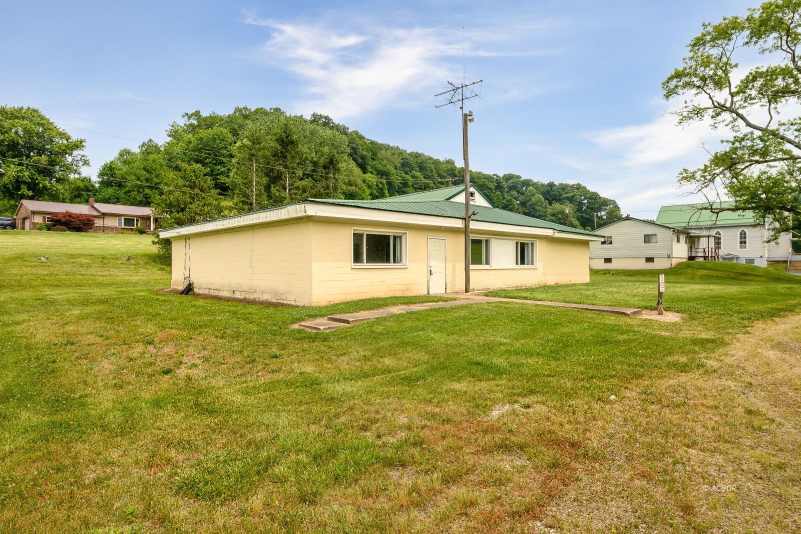39520 Bradbury