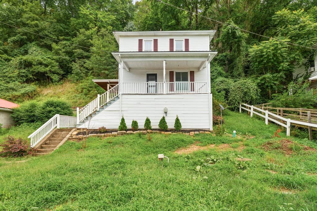 Photo of 42916 State Route 124, Pomeroy, OH 45769 (MLS # 2435386)