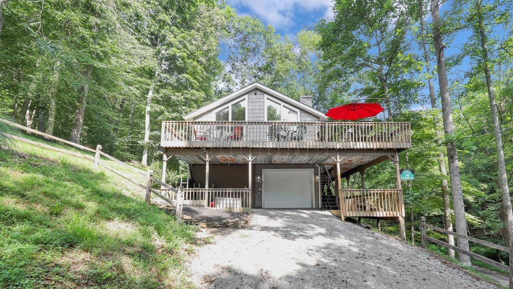 Photo of 1893 Beaver Ln, Sugar Grove, OH 43155 (MLS # 2433980)