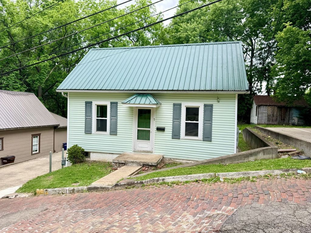 Photo of 5 Smith St, Athens, OH 45701 (MLS # 2434946)