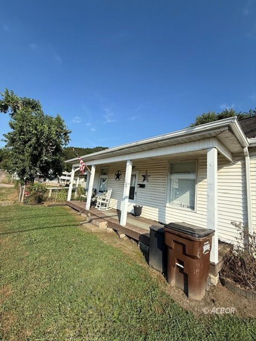 Photo of 20 4th Street St, Nelsonville, OH 45764 (MLS # 2433885)