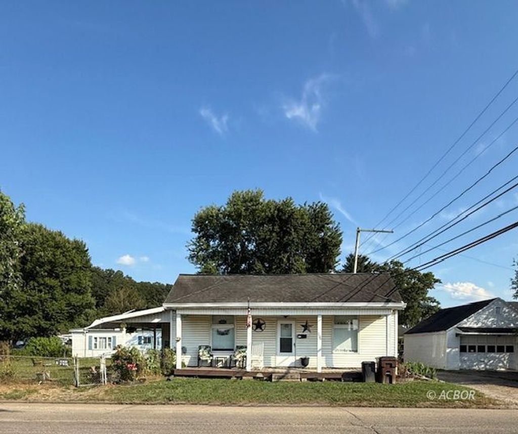 Photo of 20 4th Street St, Nelsonville, OH 45764 (MLS # 2433885)