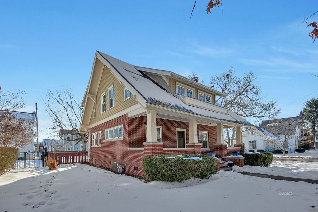 Photo of 121 Morris Ave, Athens, OH 45701 (MLS # 2434485)