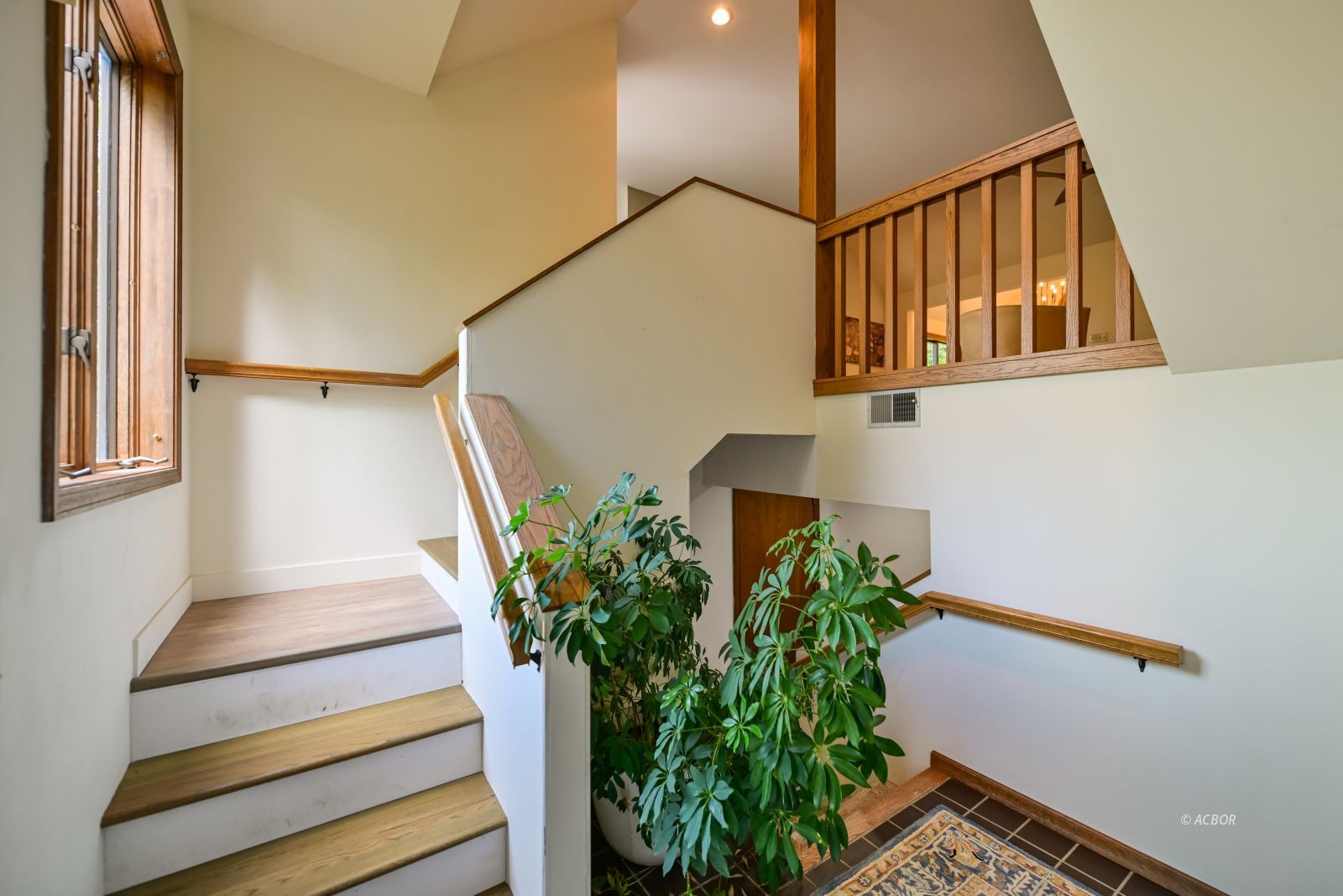 16 McGuffey Ln