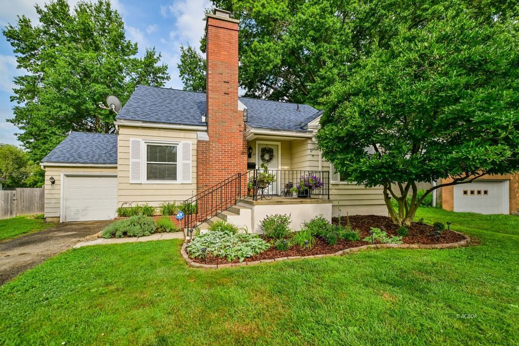 Photo of 20 Grand Park Blvd, Athens, OH 45701 (MLS # 2435294)