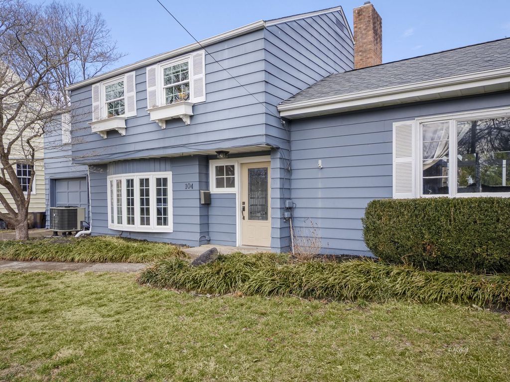 Photo of 104 Sunnyside Dr, Athens, OH 45701 (MLS # 2434539)