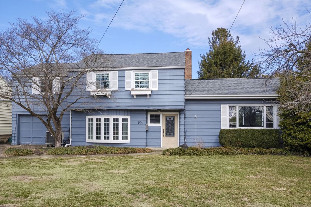 Photo of 104 Sunnyside Dr, Athens, OH 45701 (MLS # 2434539)