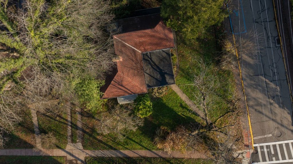 Photo of 214 W State St, Athens, OH 45701 (MLS # 2434263)