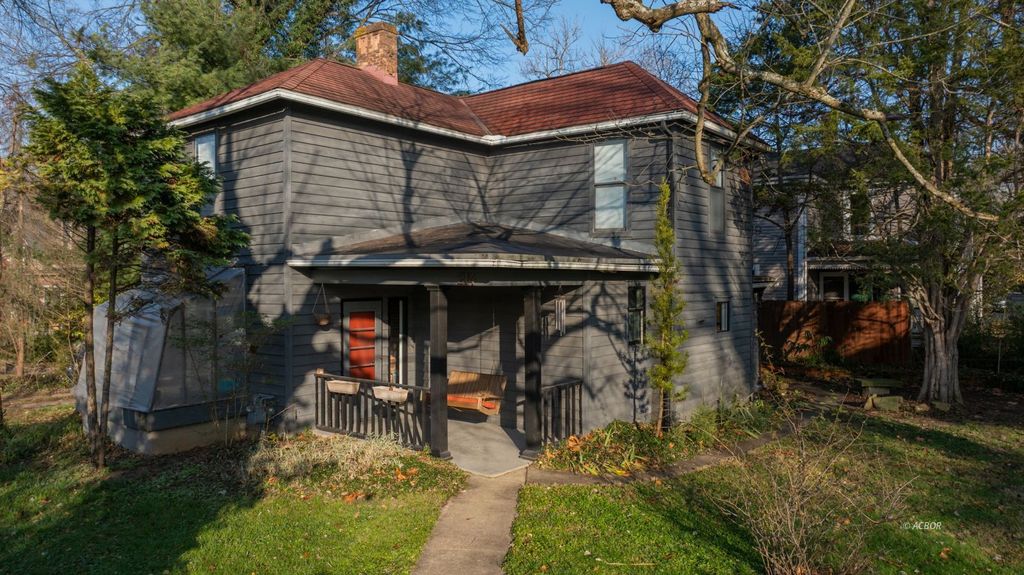 Photo of 214 W State St, Athens, OH 45701 (MLS # 2434263)