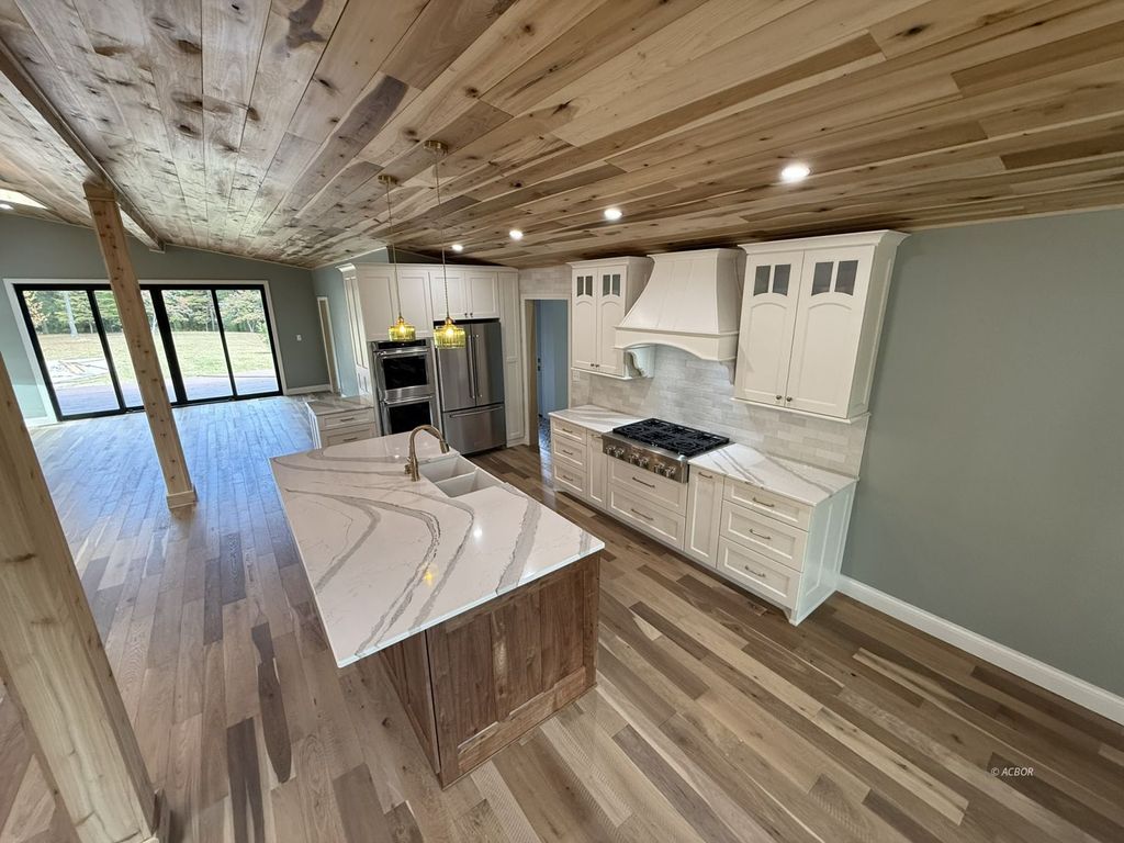 Photo of 180 Park Ln, Athens, OH 45701 (MLS # 2434088)