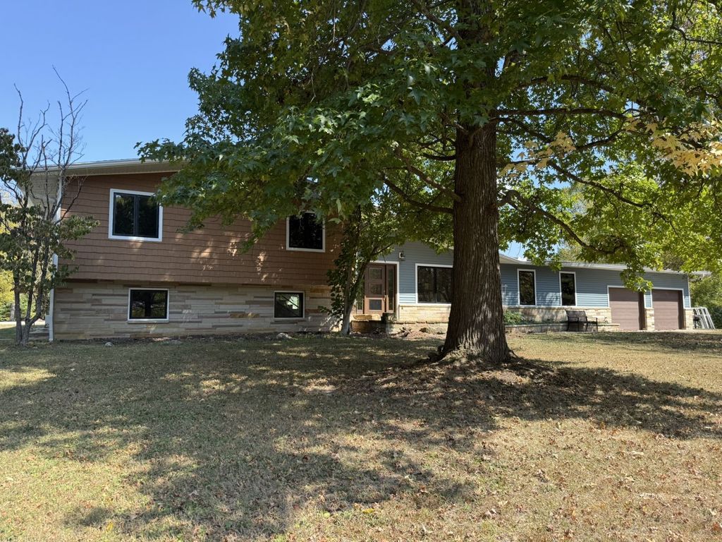 Photo of 180 Park Ln, Athens, OH 45701 (MLS # 2434088)