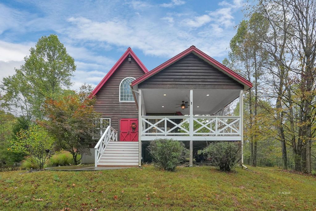 Photo of 3200 Lottridge Rd, Guysville, OH 45735 (MLS # 2434073)