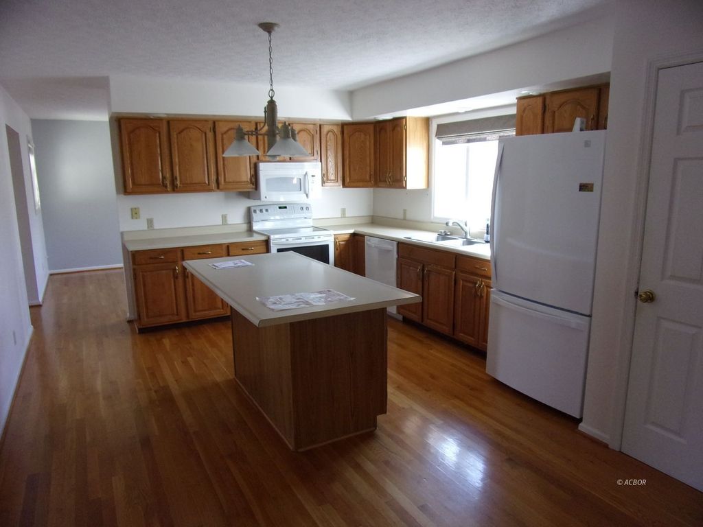 Photo of 3 Windsor Place, Athens, OH 45701 (MLS # 2434565)