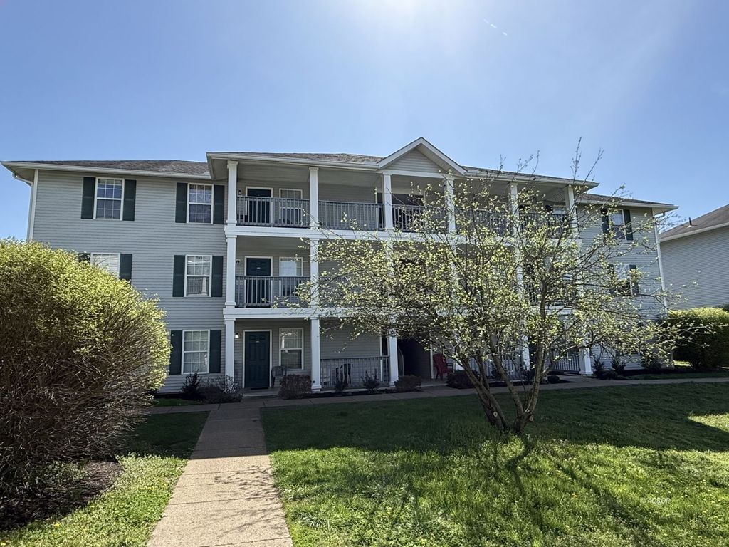 Photo of 15 S Shafer St #1105, Athens, OH 45701 (MLS # 2434690)