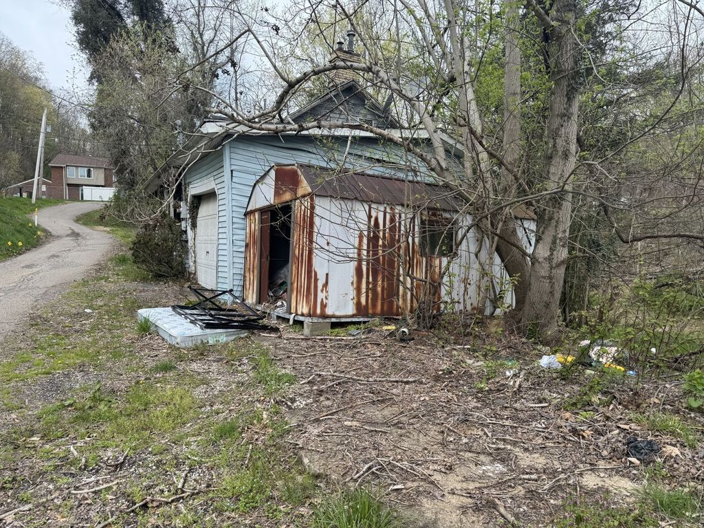 Photo of 653 Osborne St, Pomeroy, OH 45769 (MLS # 2433329)