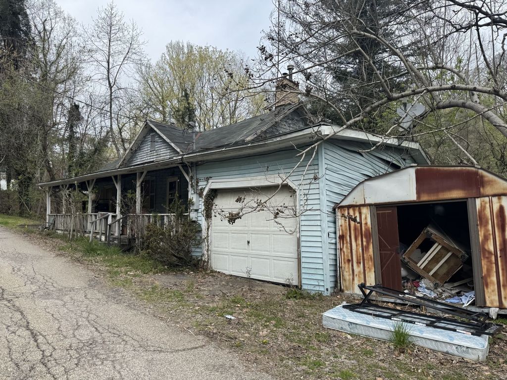 Photo of 653 Osborne St, Pomeroy, OH 45769 (MLS # 2433329)