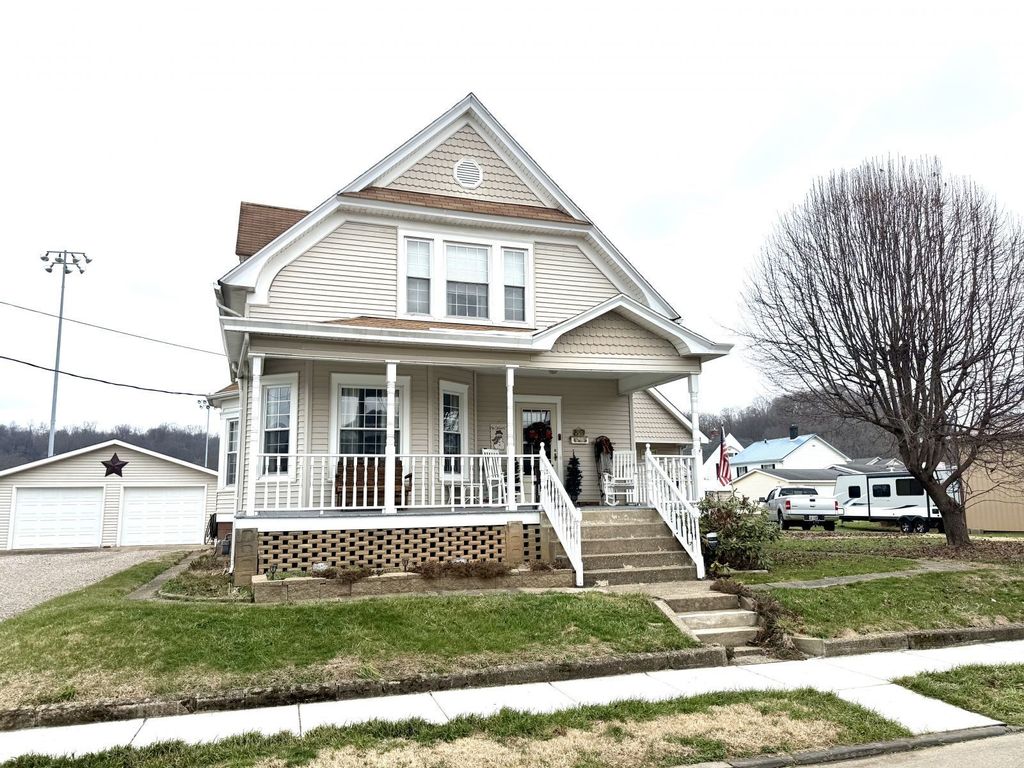 Photo of 553 S Fourth Ave, Middleport, OH 45760 (MLS # 2434386)