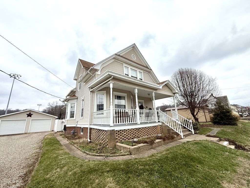 Photo of 553 S Fourth Ave, Middleport, OH 45760 (MLS # 2434386)