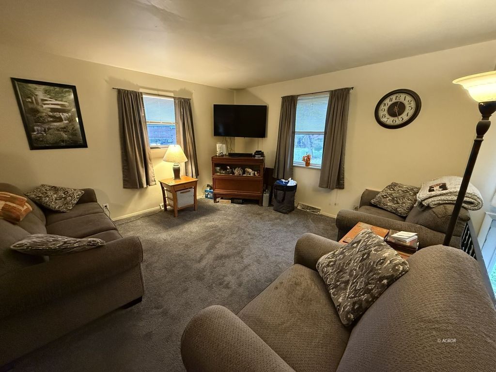 Photo of 17 Andover Rd, Athens, OH 45701 (MLS # 2434250)