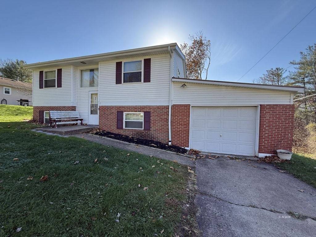 Photo of 17 Andover Rd, Athens, OH 45701 (MLS # 2434250)