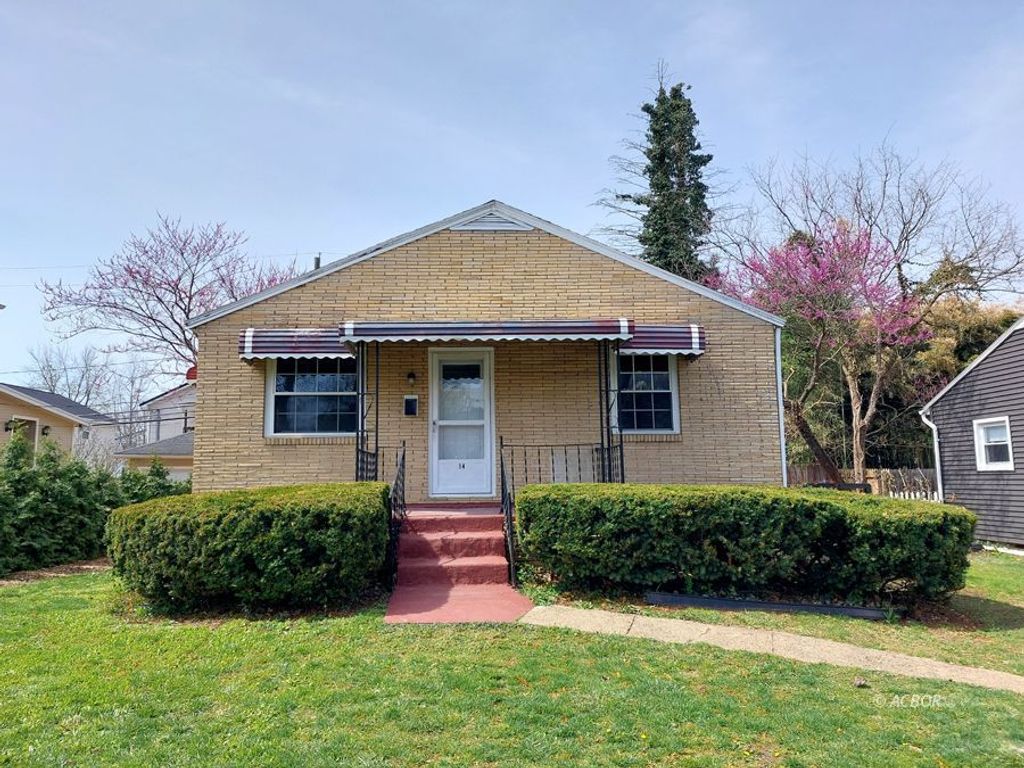 Photo of 14 Euclid Dr, Athens, OH 45701 (MLS # 2433281)