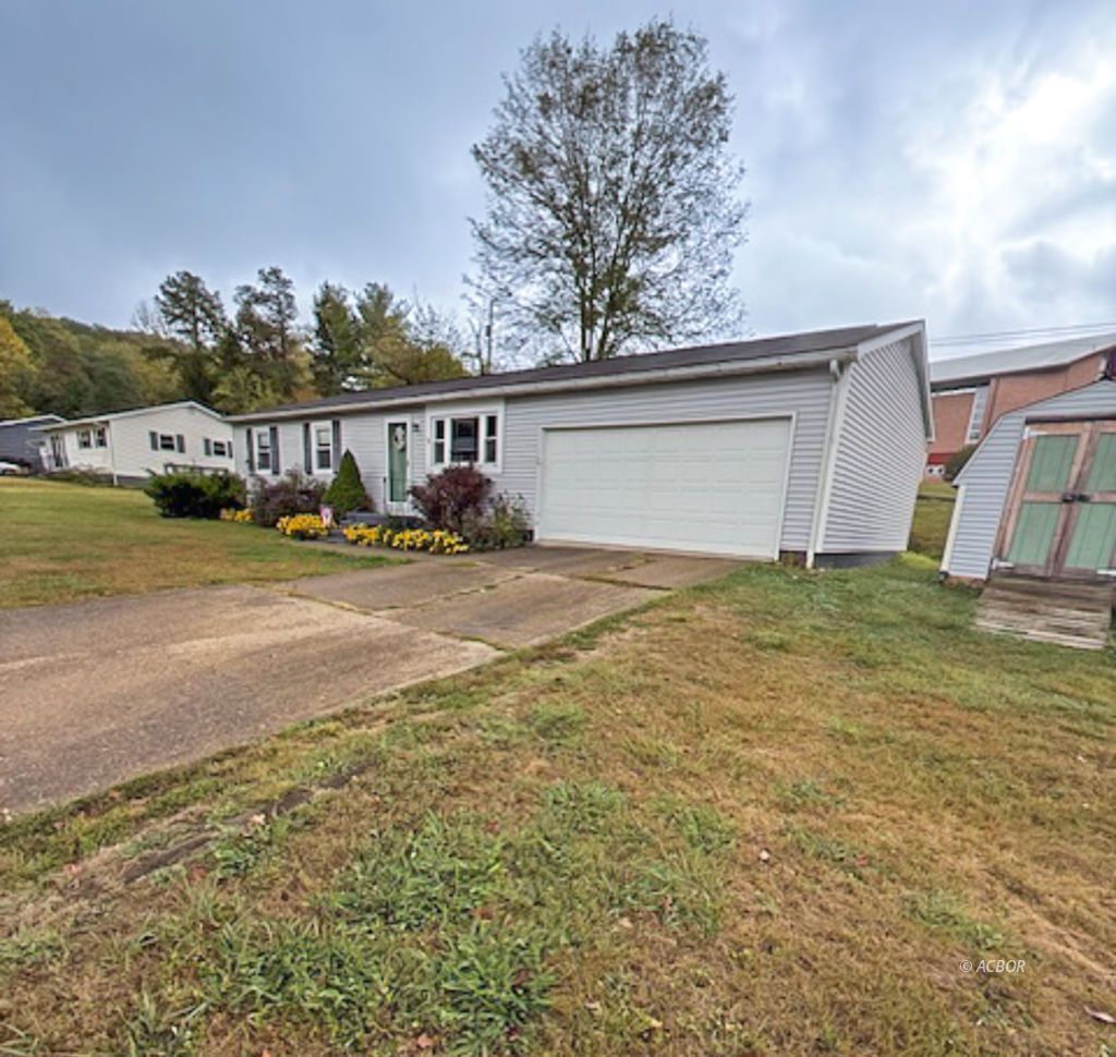 Photo of 3 Farhills Dr, Athens, OH 45701 (MLS # 2434011)