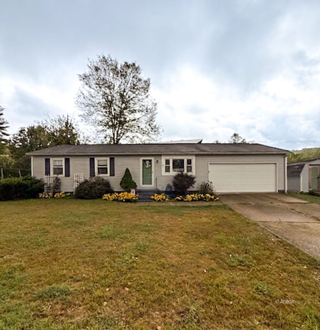 Photo of 3 Farhills Dr, Athens, OH 45701 (MLS # 2434011)