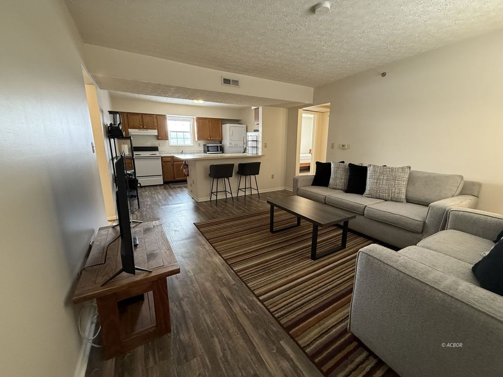 Photo of 15 S Shafer St #2104, Athens, OH 45701 (MLS # 2434465)