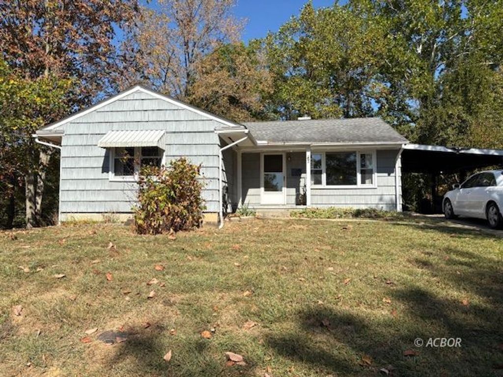 Photo of 7 Elizabeth Dr, Athens, OH 45701 (MLS # 2434018)