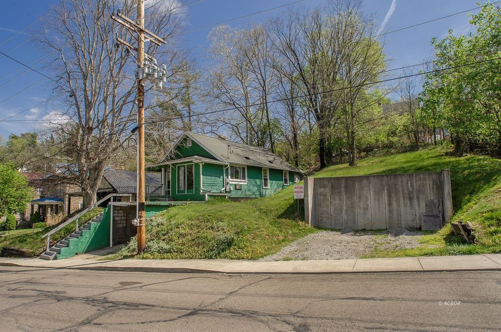 Photo of 84 N Shafer St, Athens, OH 45701 (MLS # 2434783)