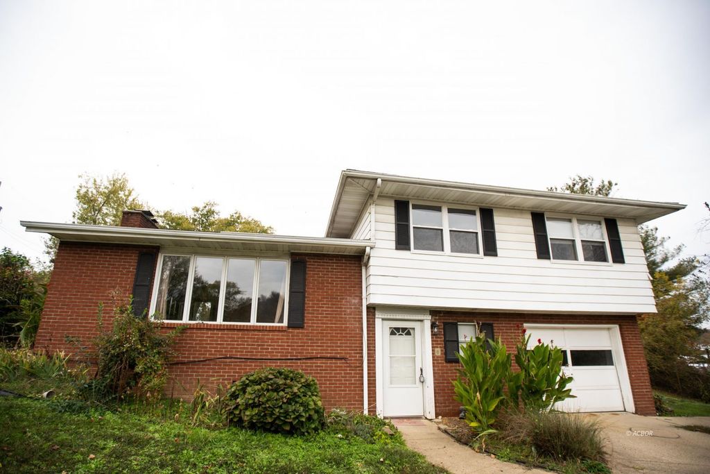 Photo of 10 Rallen Dr, The Plains, OH 45780 (MLS # 2434151)