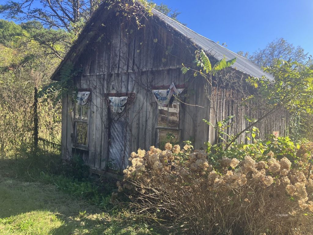 Photo of 30283 Dyesville Rd, Pomeroy, OH 45769 (MLS # 2434078)