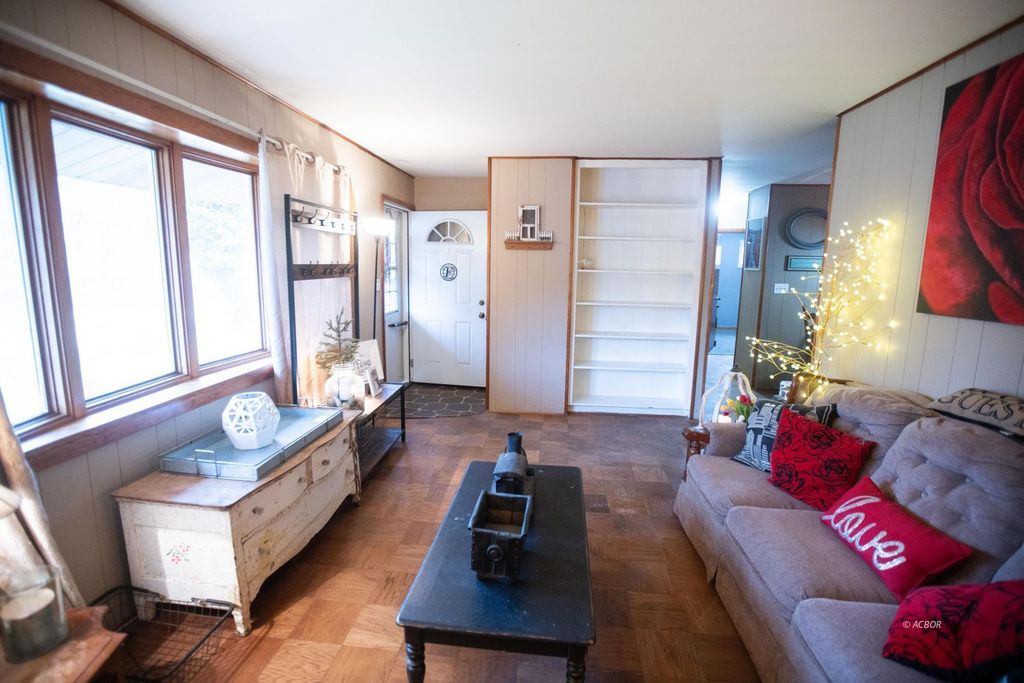 Photo of 20 Silver Globe Rd Rd, Marietta, OH 45750 (MLS # 2434220)