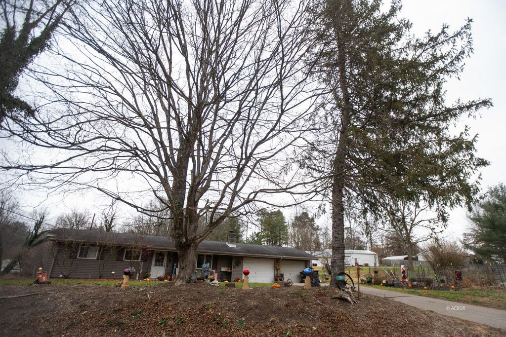 Photo of 20 Silver Globe Rd Rd, Marietta, OH 45750 (MLS # 2434220)