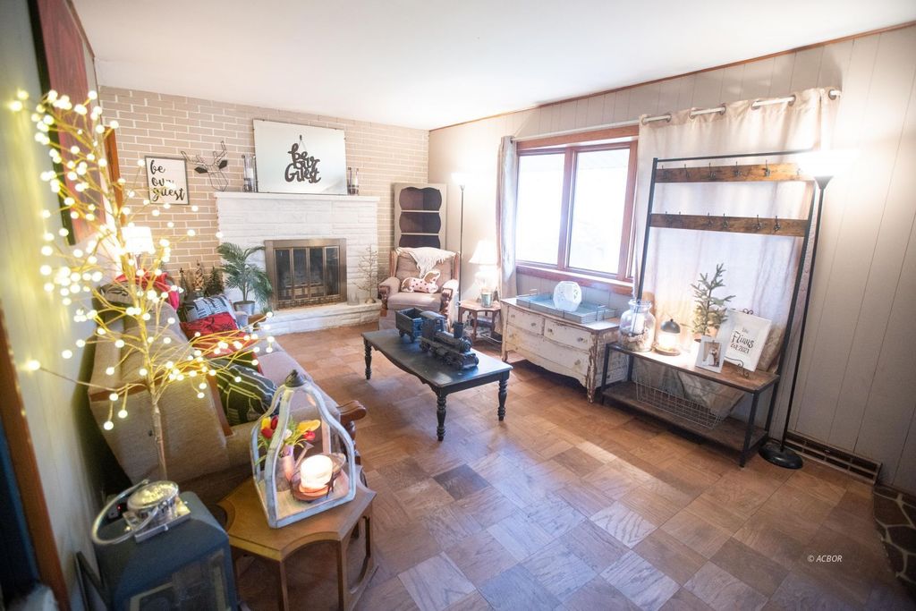 Photo of 20 Silver Globe Rd Rd, Marietta, OH 45750 (MLS # 2434220)