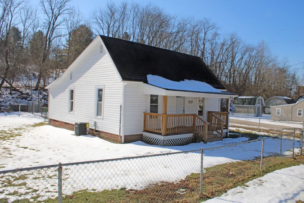 Photo of 1257 Ohio Ave, Logan, OH 43138 (MLS # 2434560)