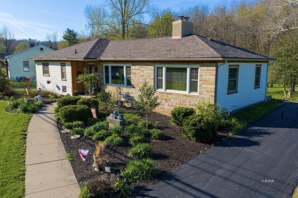 Photo of 19 Pomeroy Rd, Athens, OH 45701 (MLS # 2434807)