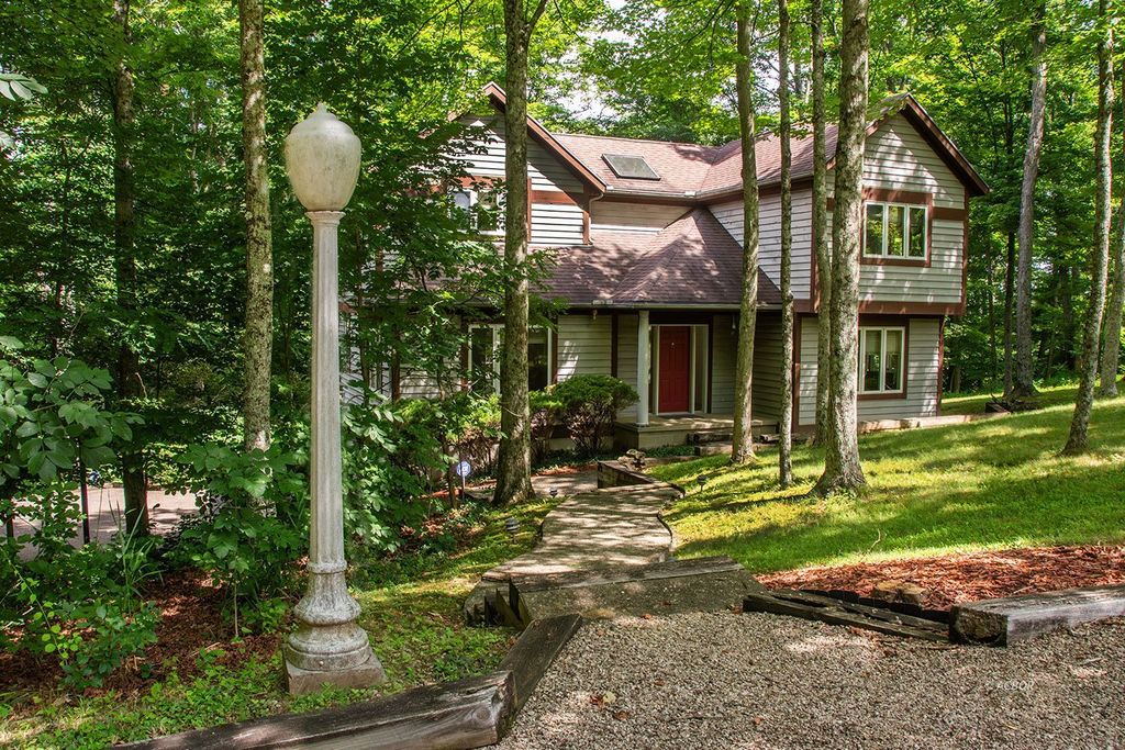 Photo of 10880 Peach Ridge Rd, Athens, OH 45701 (MLS # 2435181)
