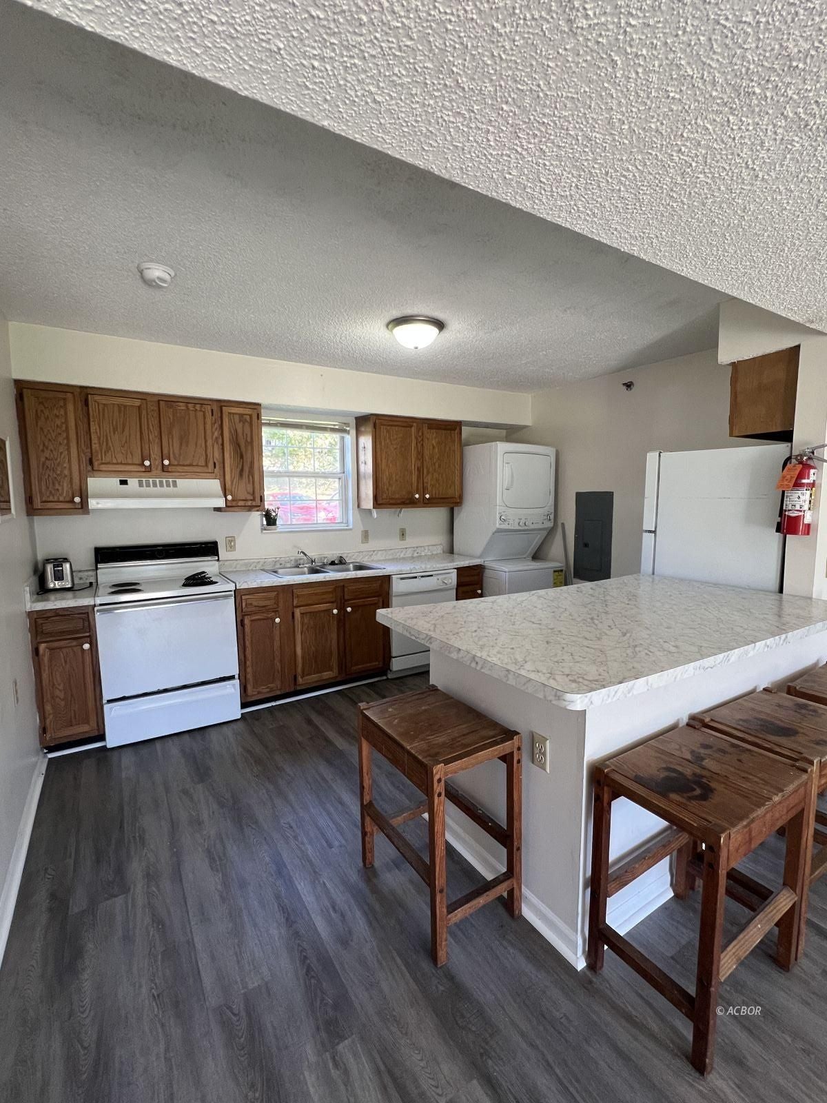 15 S Shafer St 1202