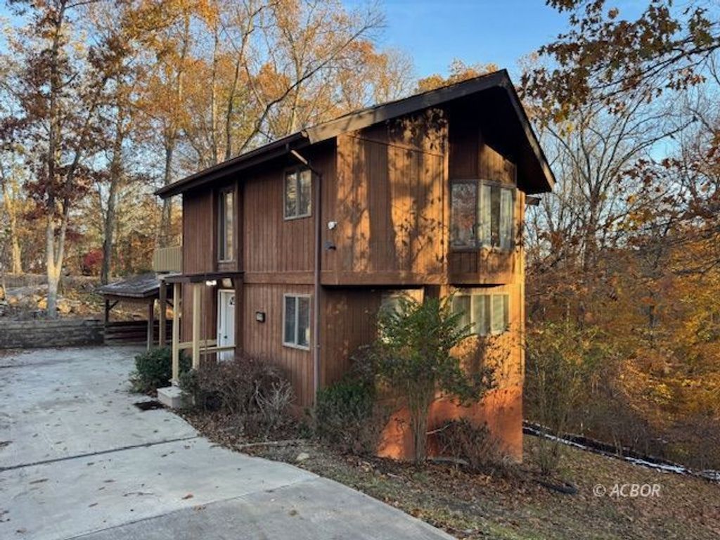 Photo of 188 Oak Ridge Rd, Wellston, OH 45692 (MLS # 2434222)