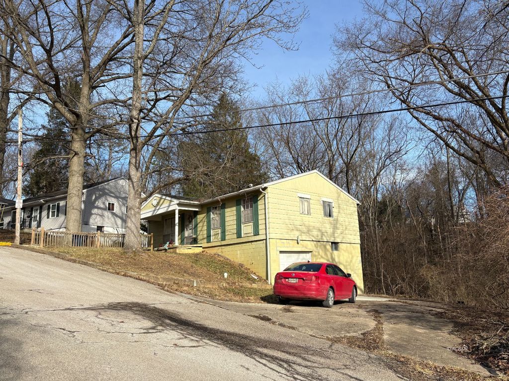 Photo of 42 Walker St, Athens, OH 45701 (MLS # 2434530)