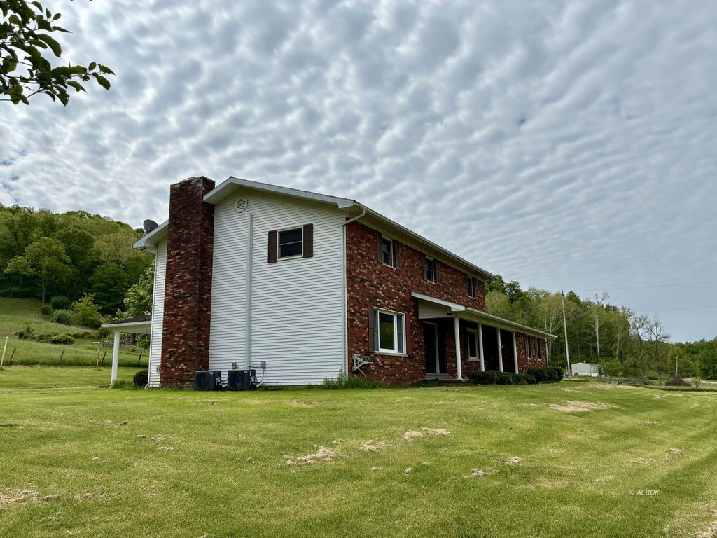 Photo of 33126 Dexter Rd, Rutland, OH 45775 (MLS # 2434860)